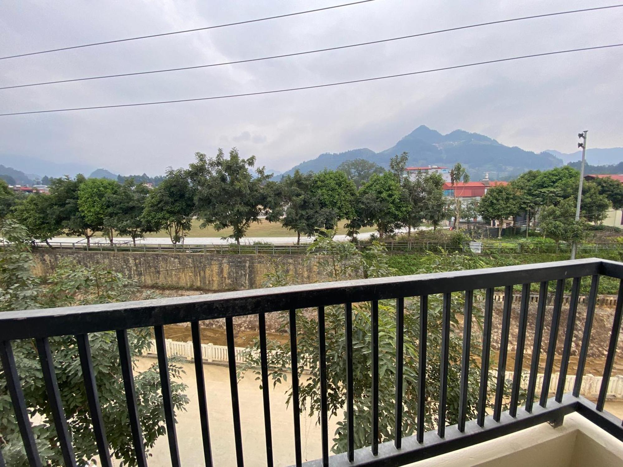 Square Homestay & Coffee Bac Ha  Esterno foto